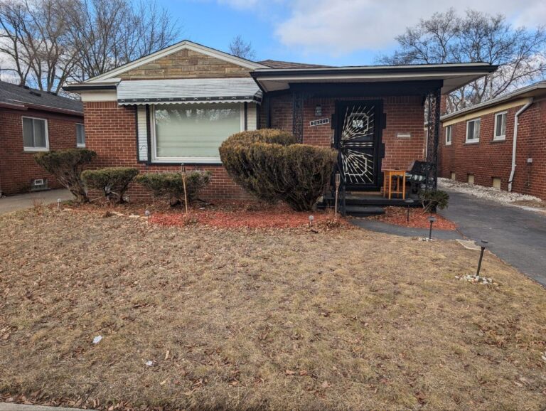 3 Bed Single Family on Huntington Rd in Detroit