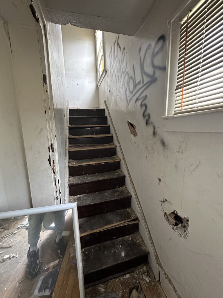 4 Bed Single Family in Grand River-I96 in Detroit, MI 48227, photo 2 of 15