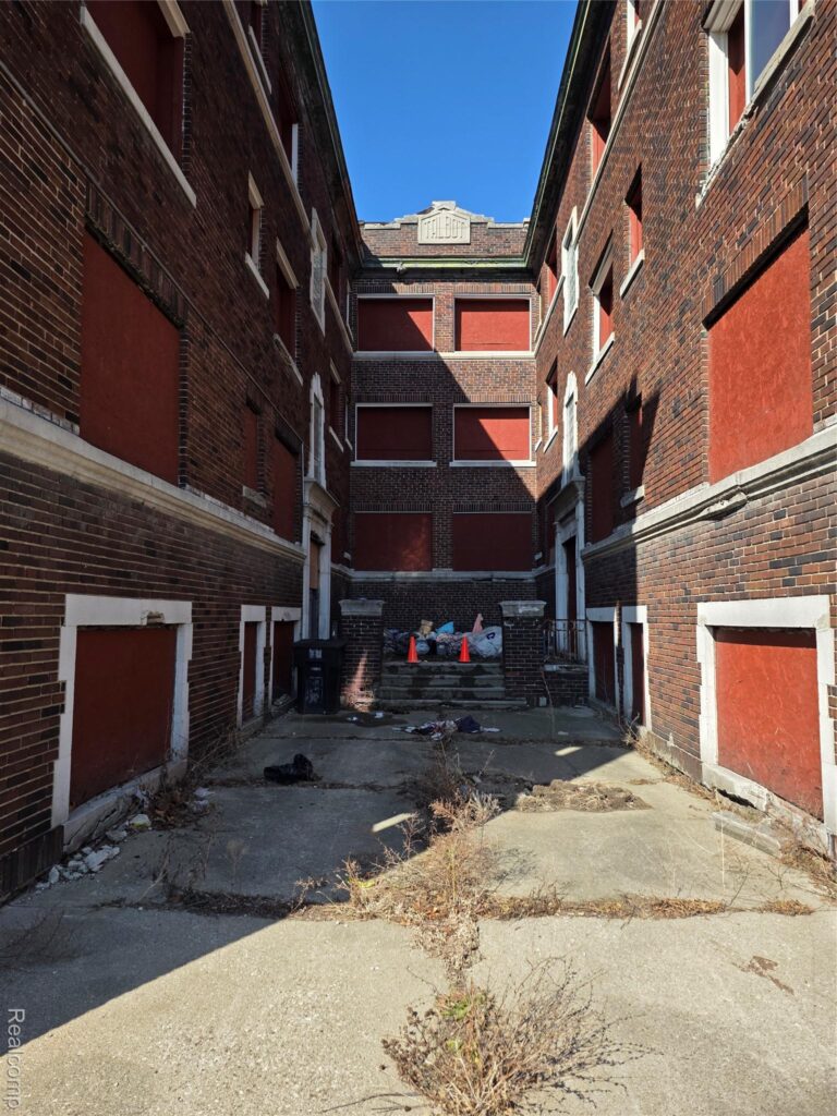 1408 Lee Place