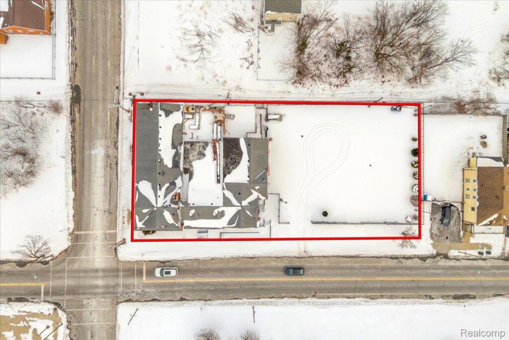 2670 Chalmers Street, Detroit, MI 48215