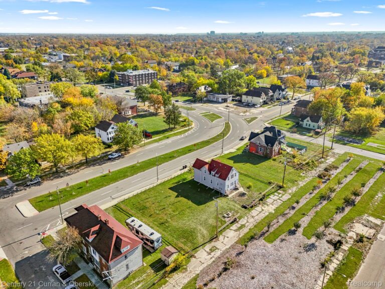 1973 Grand Boulevard
