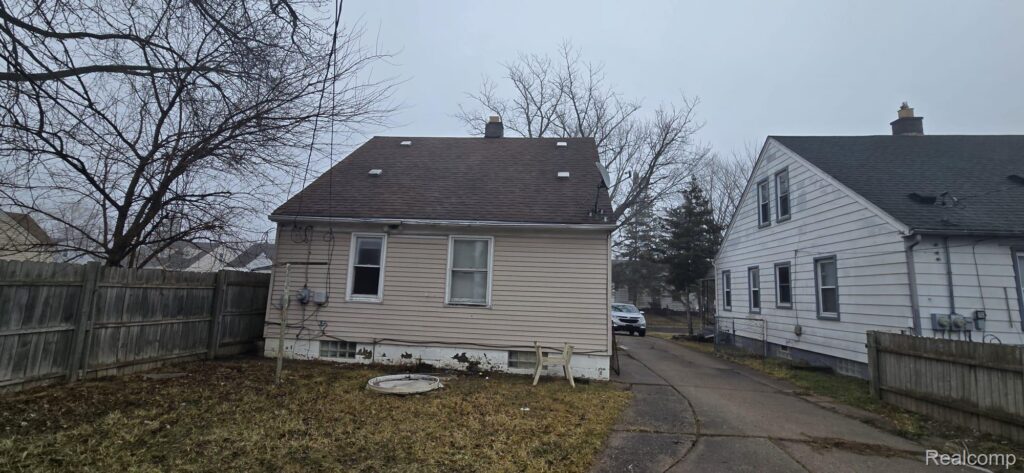 19611 Albion Street, Detroit, MI 48234