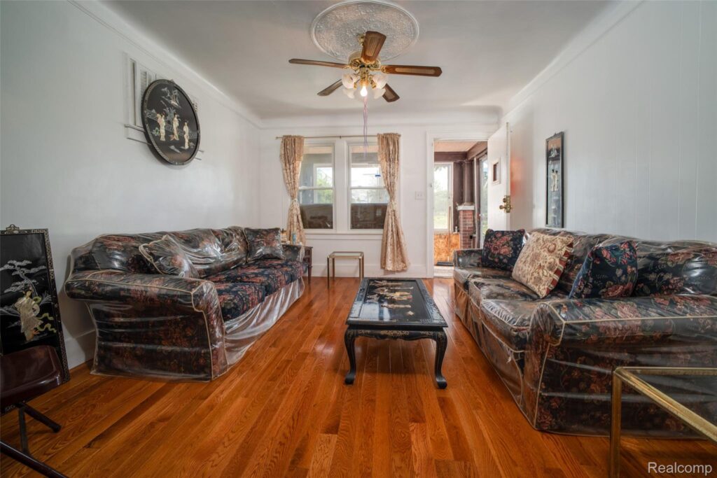 702 Fernhill Street, Highland Park, MI 48203