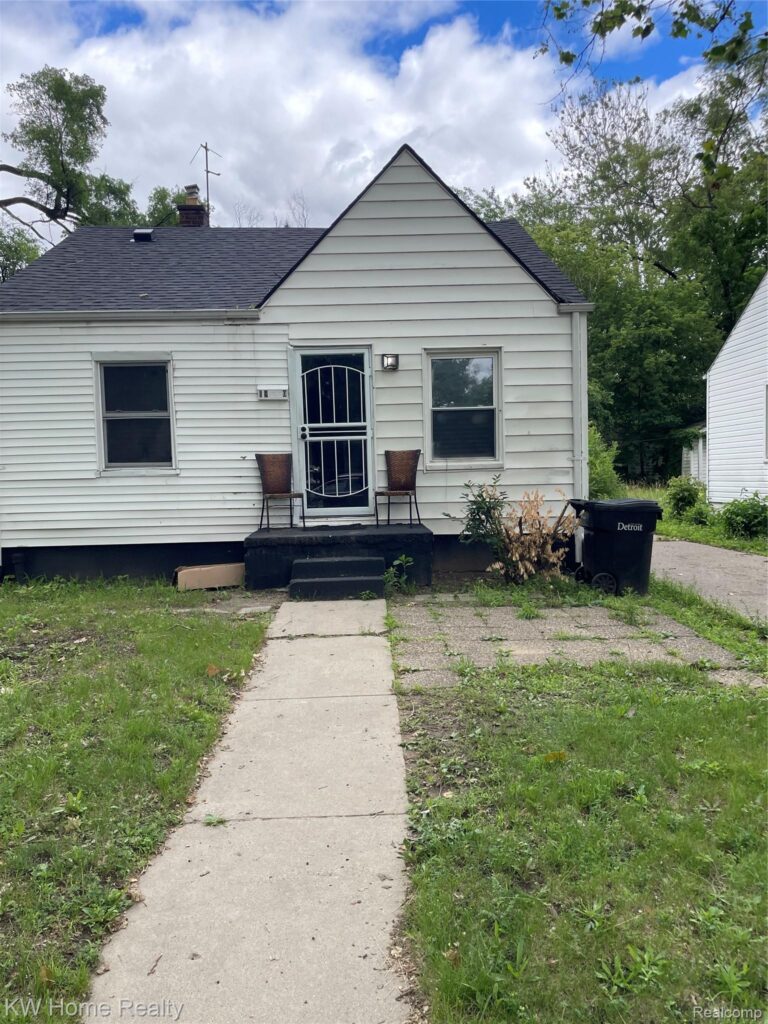 19350 Glastonbury Road, Detroit, MI 48219